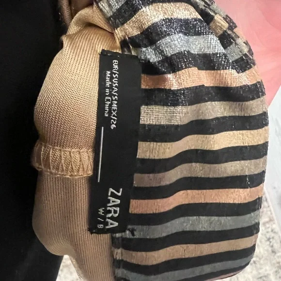 Zara Black and Gold Striped Pants; size small - Picture 6 of 7
